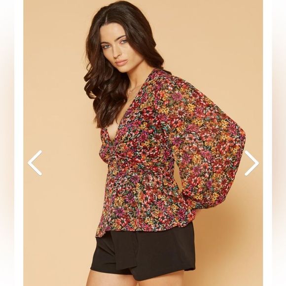 PLEIONE V-NECK PUFF SLEEVE TOP - Picture 7 of 9